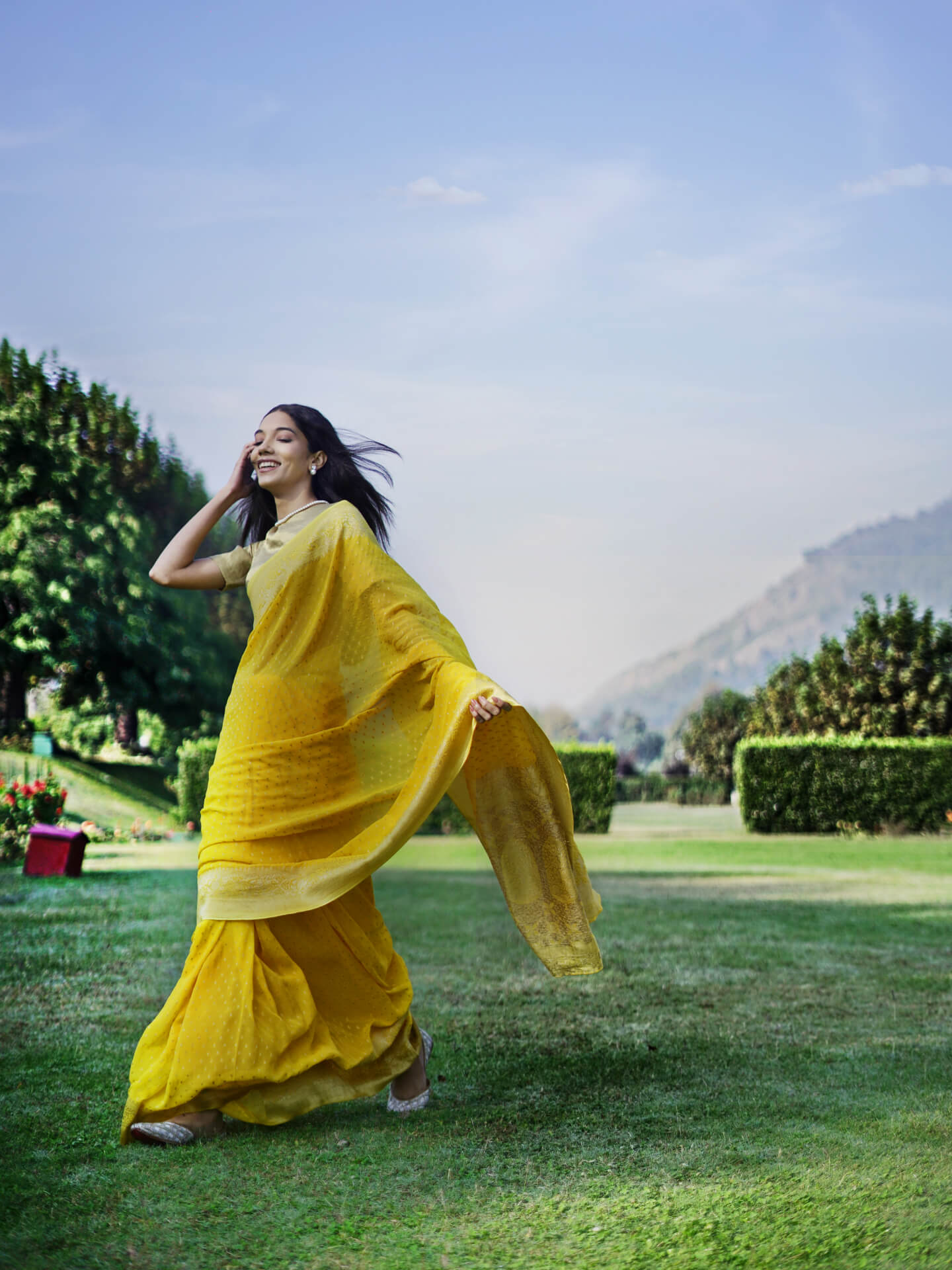 ROMA - YELLOW VISCOSE SAREE POLKA DOTS