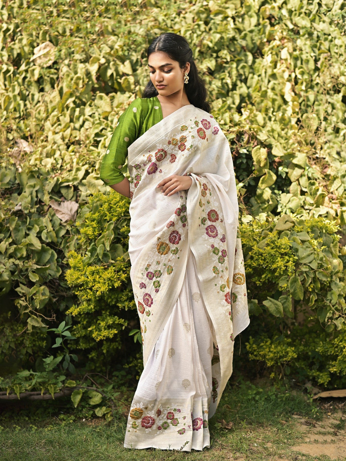 ELINA - OFF WHITE VISCOSE SAREE OVERALL BUTTI WITH COLOURFUL FLORAL BORDER