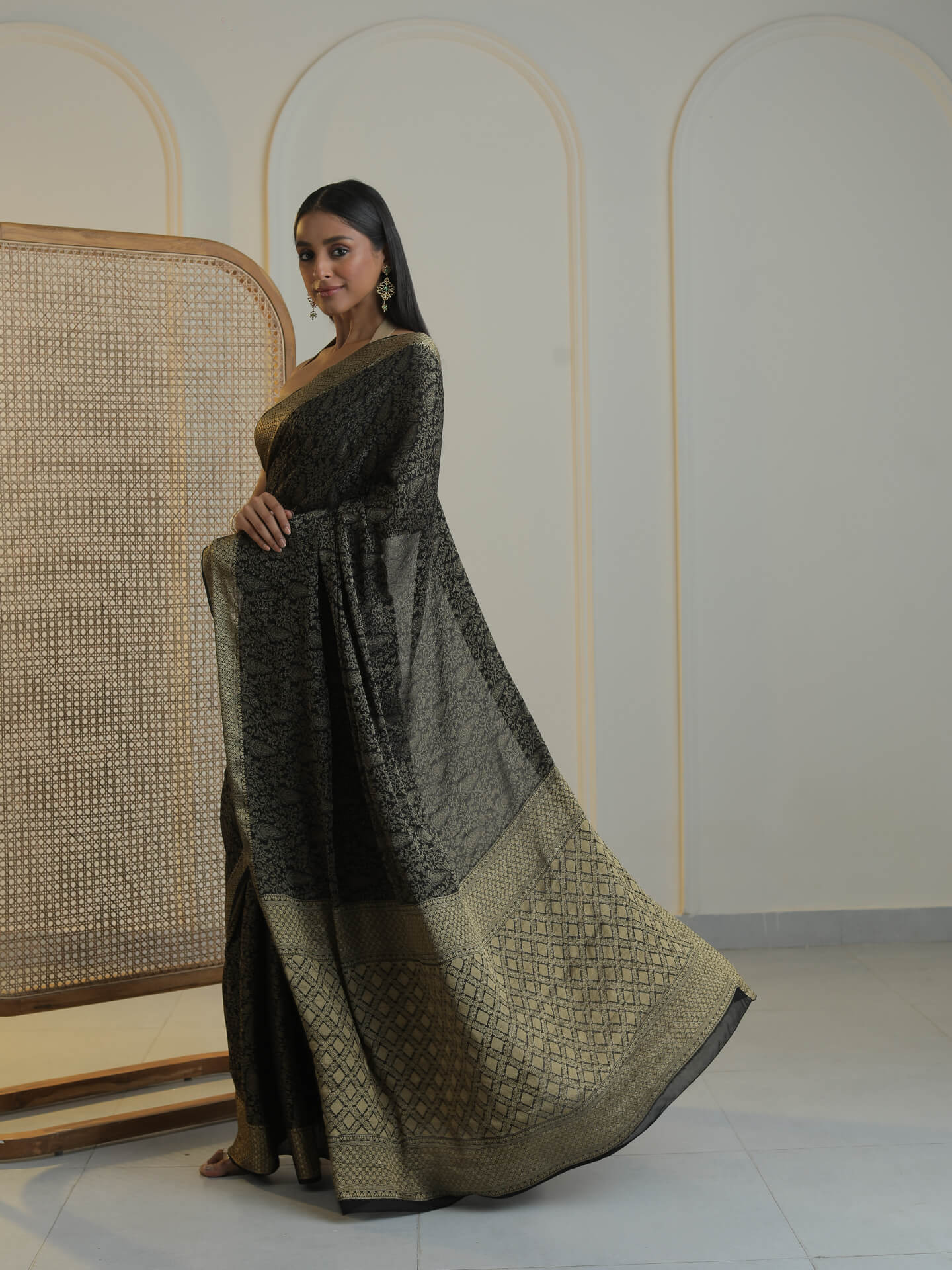 SIYAH - BLACK SATIN CREPE SAREE