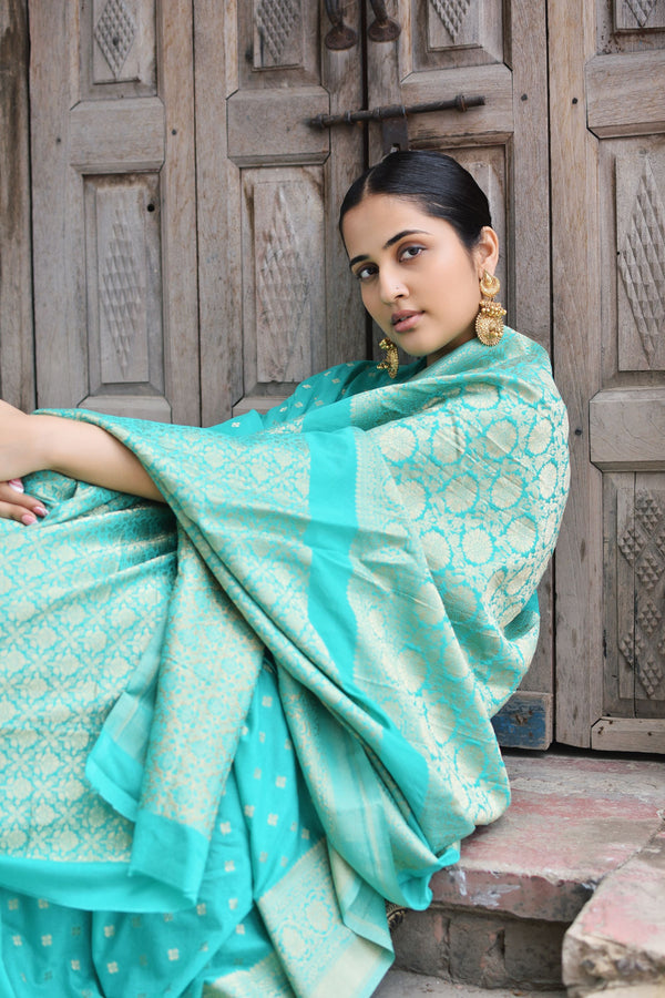 georgette saree with brocade geometric print