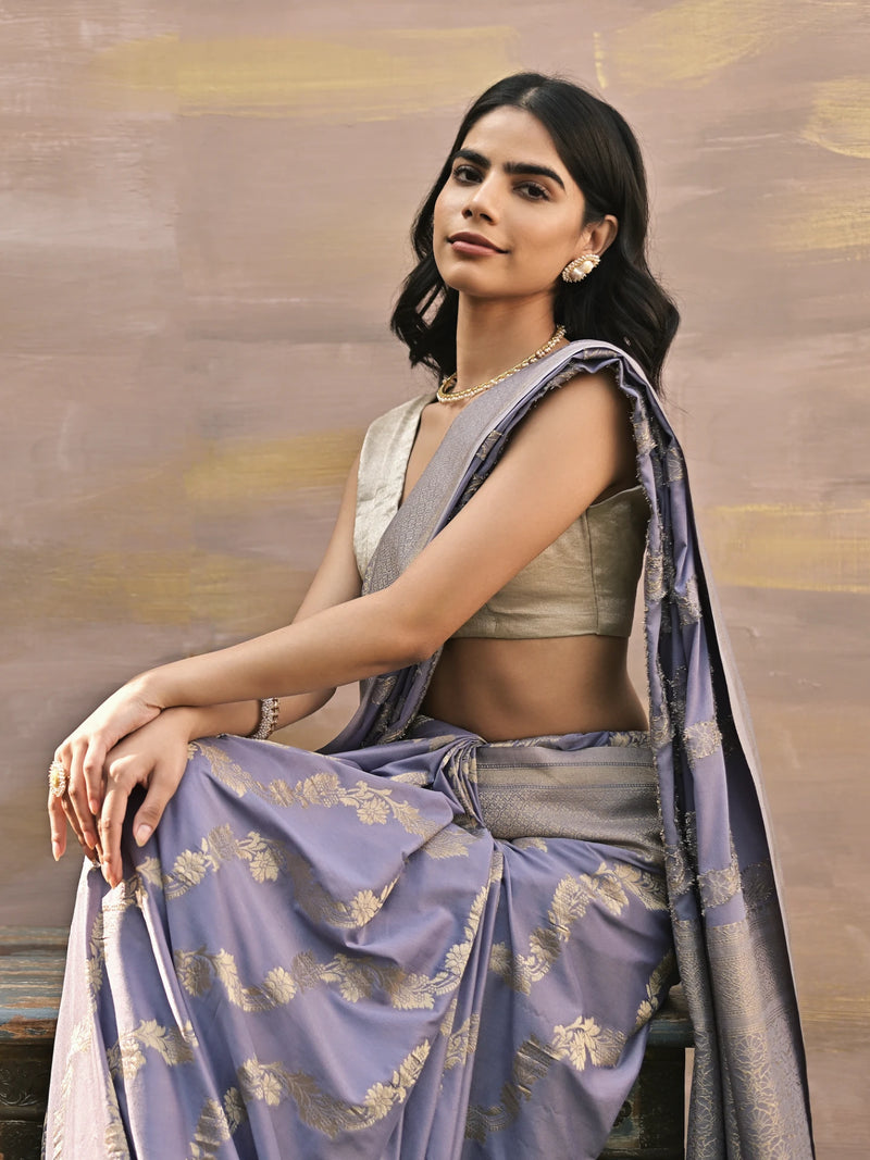 ANAYA - LILAC VISCOSE SAREE WITH DIAGONAL WAVE FLORAL PATTERN