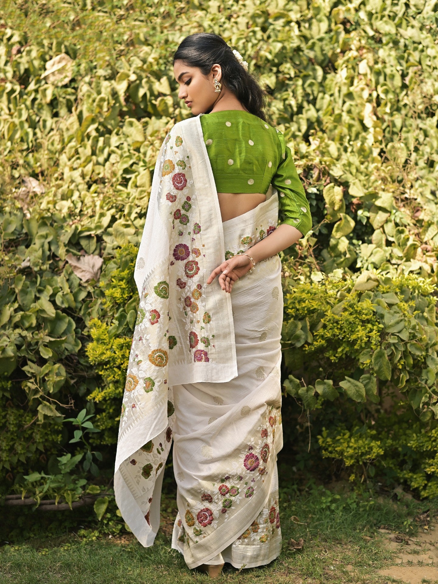 ELINA - OFF WHITE VISCOSE SAREE OVERALL BUTTI WITH COLOURFUL FLORAL BORDER