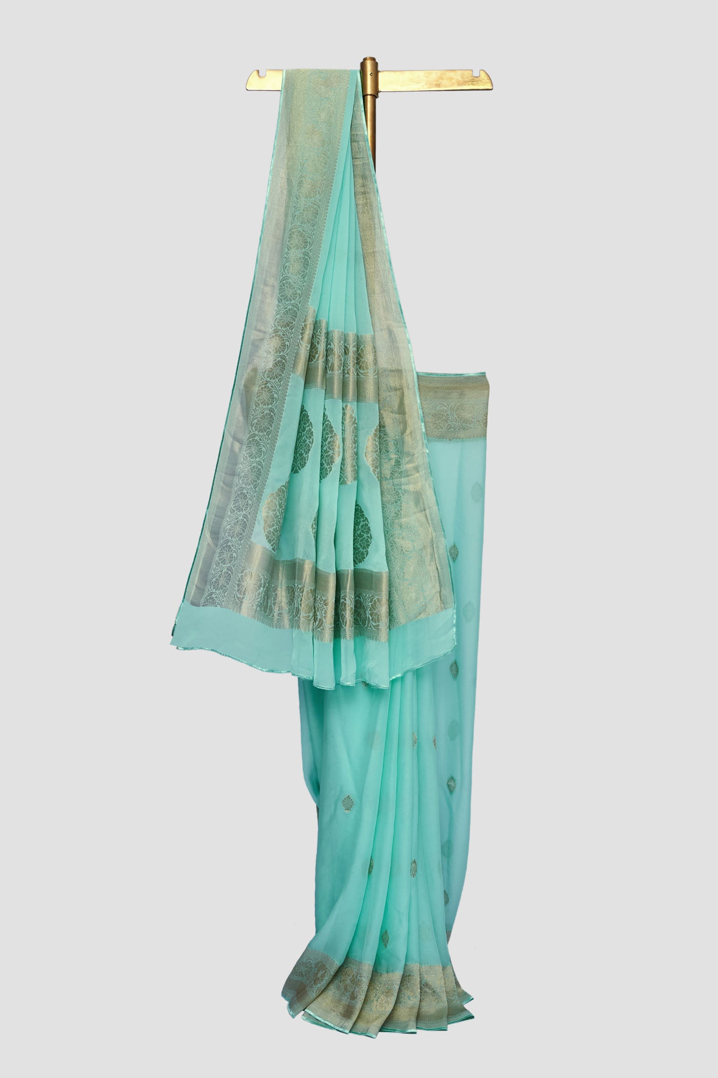 Fashionable Georgette Leaf Print Saree